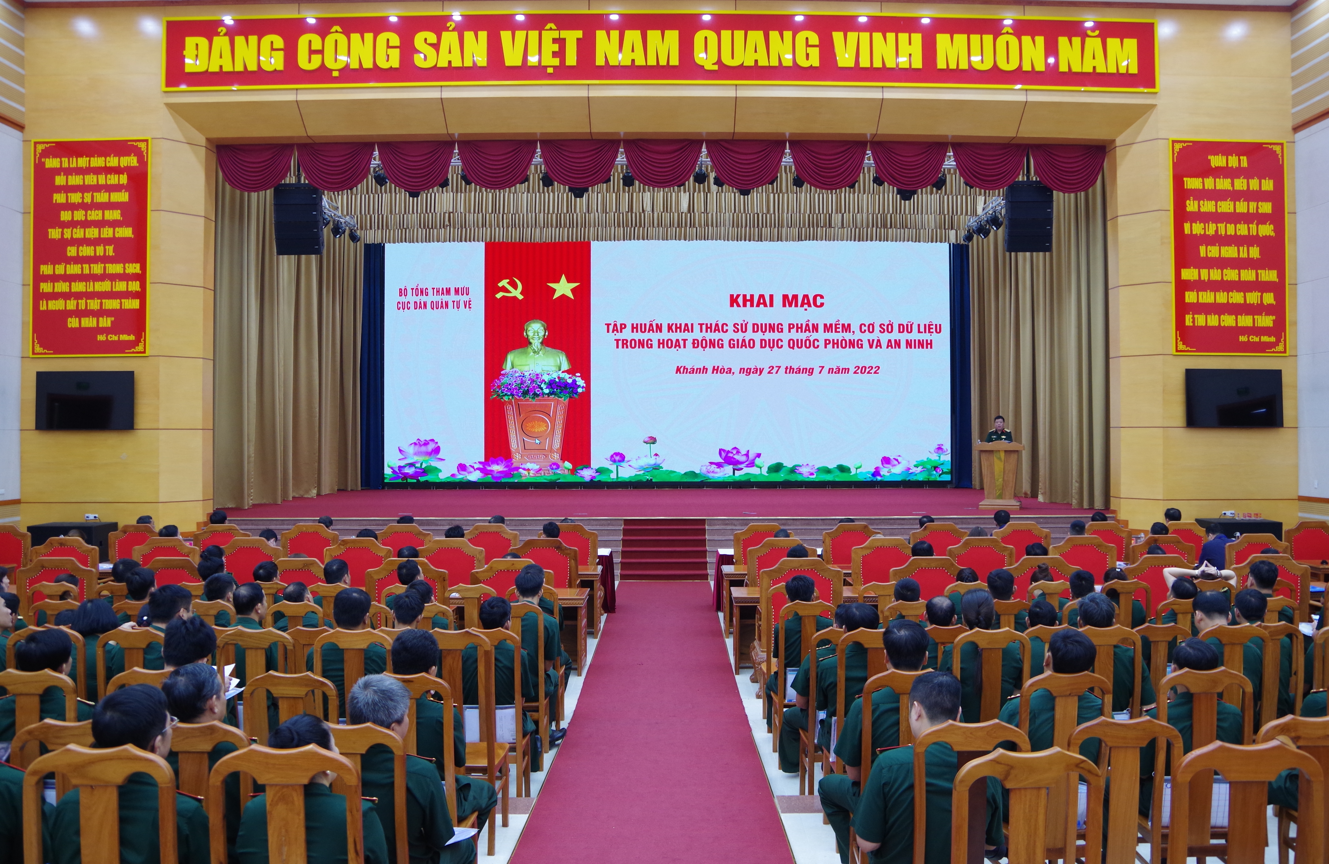 Tập huấn khai thác sử dụng phần mềm, cơ sở dữ liệu trong hoạt động giáo dục quốc phòng và an ninh